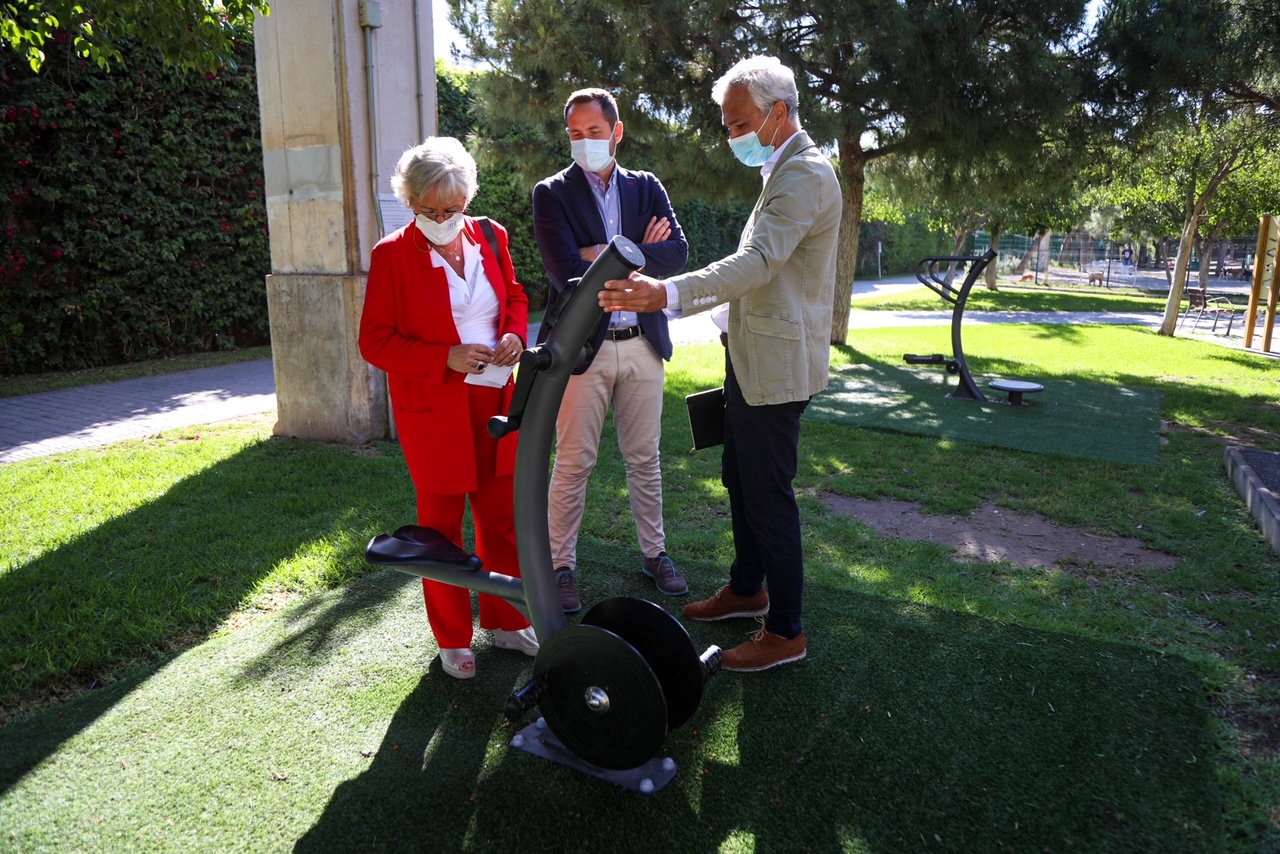 EL PARQUE DEL OESTE CUENTA CON NUEVOS APARATOS DEPORTIVOS STREET WORKOUT Y BIOSALUDABLES