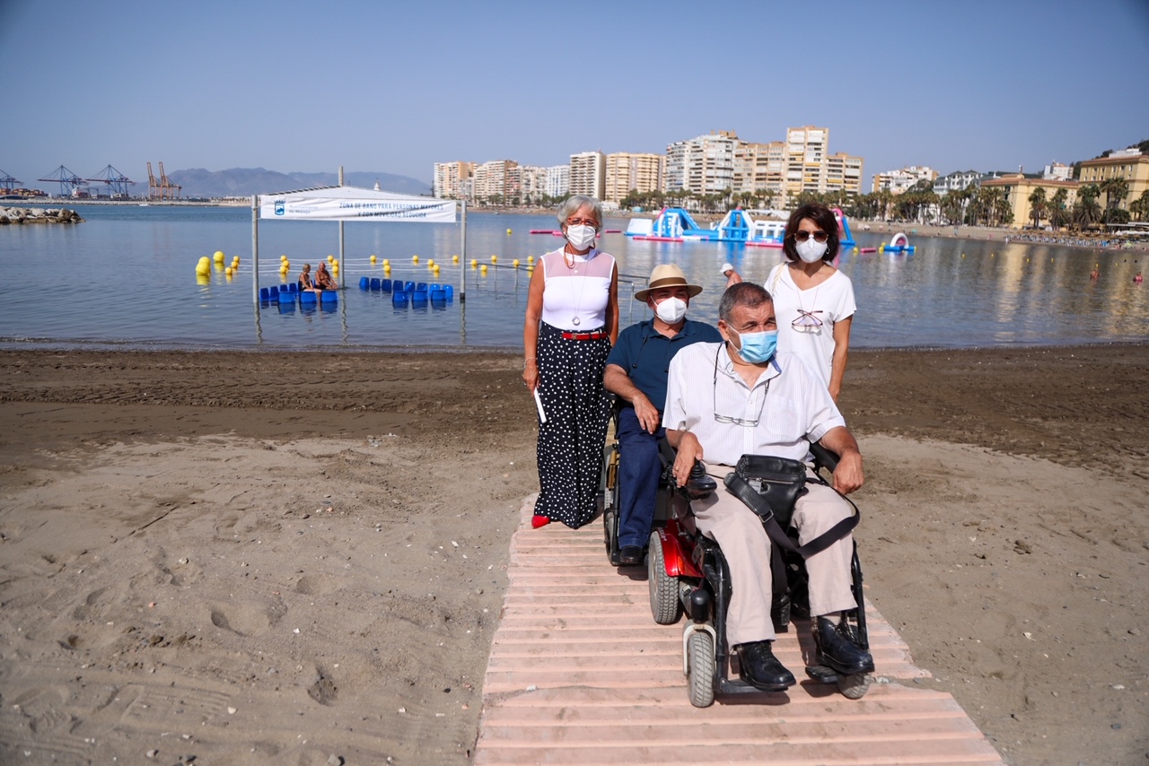 MÁLAGA CUENTA DESDE HOY CON UNA ZONA DE BAÑO ADAPTADA PARA USO DE PERSONAS CON DIFICULTADES DE
 ...