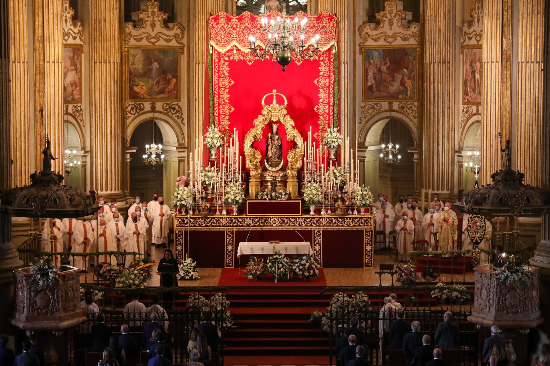 ALCALDE Y MIEMBROS DE LA CORPORACIÓN MUNICIPAL ASISTEN A LOS ACTOS EN LA CATEDRAL POR EL DÍA DE ...