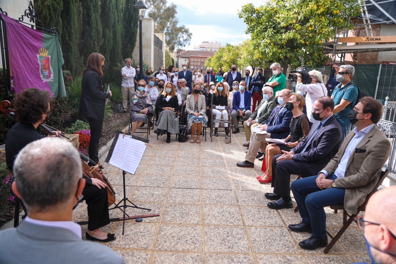 EL AYUNTAMIENTO DE MÁLAGA HOMENAJEA A Mª VICTORIA ATENCIA CON UNA PLACA CON SUS VERSOS EN EL
 ...