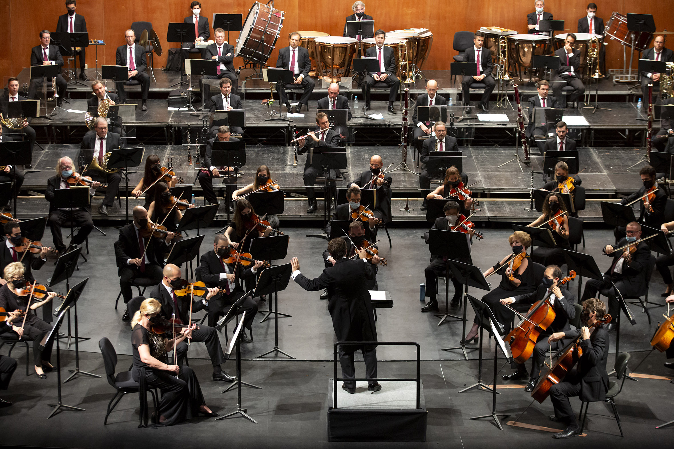 EL TEATRO CERVANTES Y LA OFM RECIBIRÁN 2022 CON VALSES, POLKAS Y MÚSICA PARA BALLET Y OPERETAS