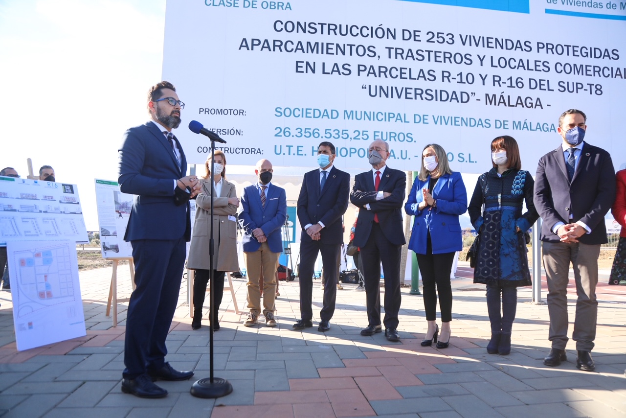 EL ALCALDE PONE LA PRIMERA PIEDRA DE LAS 253 VIVIENDAS EN ALQUILER QUE PROMUEVE EL AYUNTAMIENTO