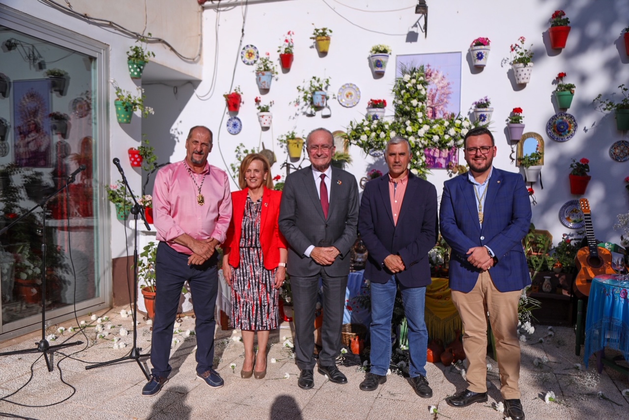 INAUGURACIÓN DE LA CRUZ DE MAYO DE LA ASOCIACIÓN DE VECINOS LA TÉRMICA.