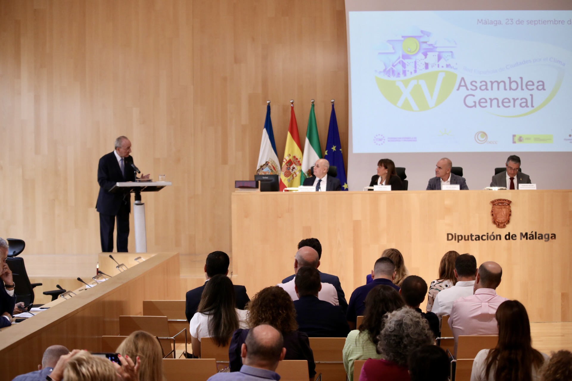 MÁLAGA RECIBE EL ‘PREMIO A LAS BUENAS PRÁCTICAS POR EL CLIMA’ DE LA FEMP POR EL TRABAJO ...