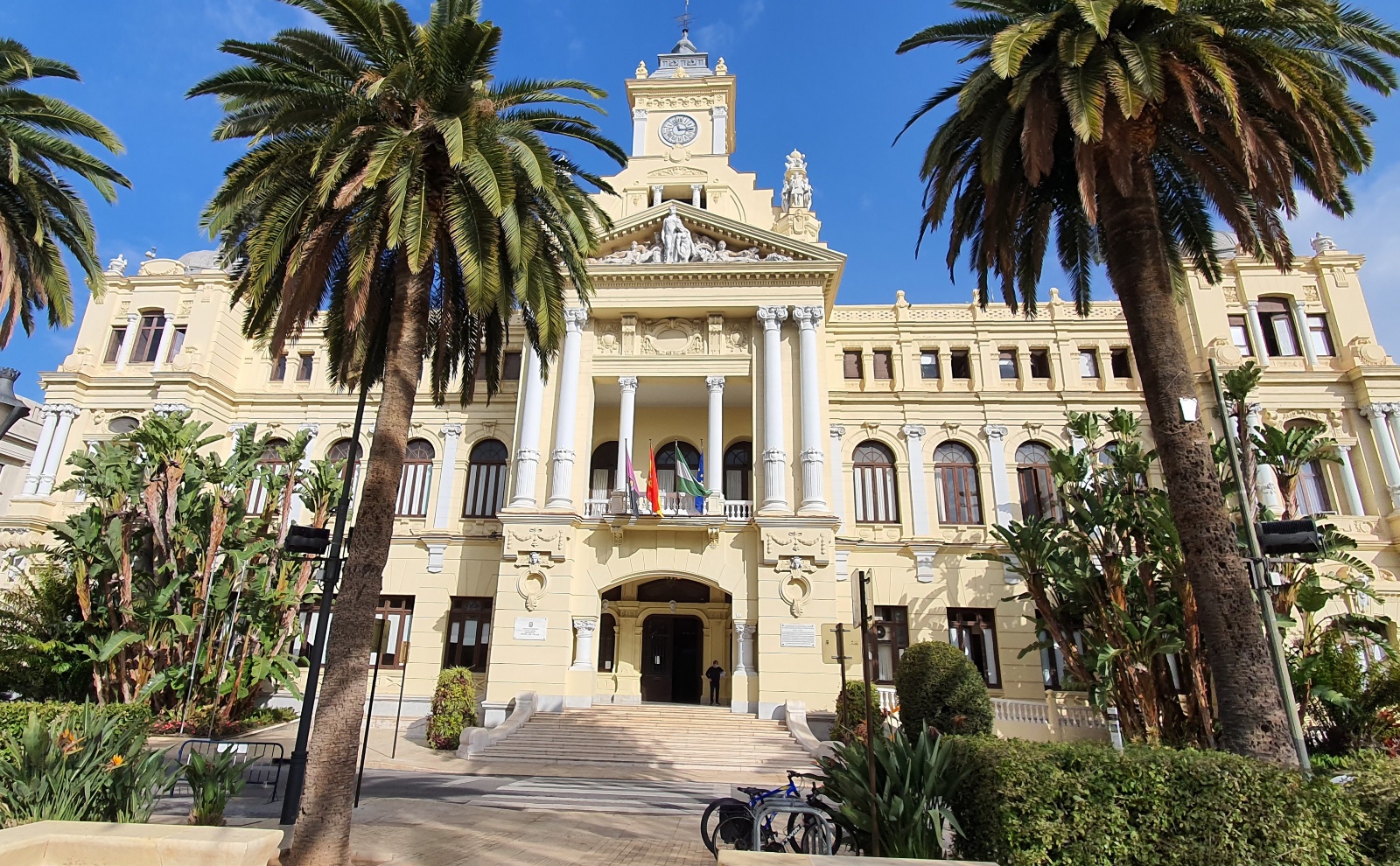 BANDO DEL ALCALDE DE MÁLAGA CON MOTIVO DE LA NAVIDAD Y FIN DE AÑO 2022