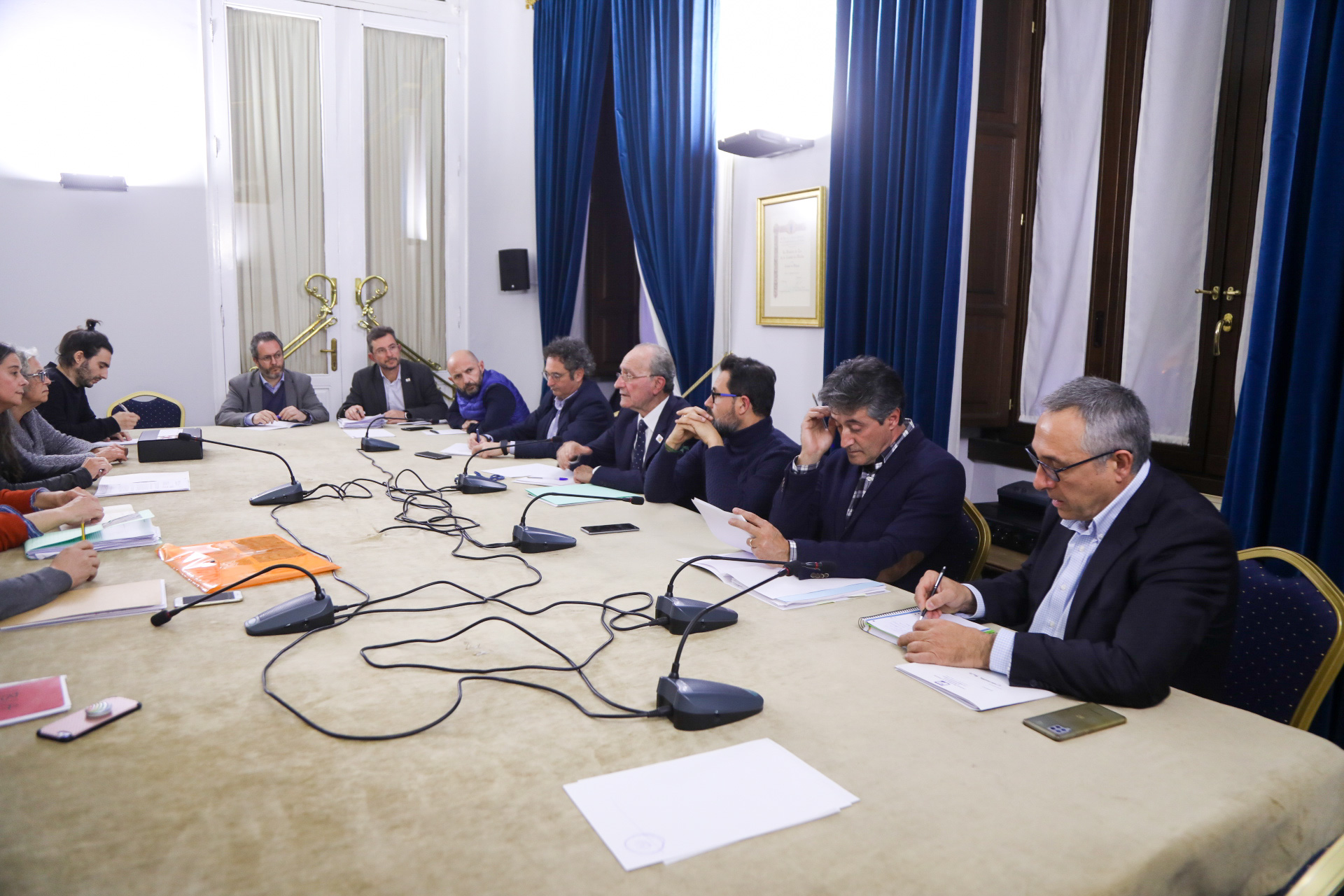 REUNIÓN DEL ALCALDE DE MÁLAGA CON REPRESENTANTES DE LA CASA INVISIBLE