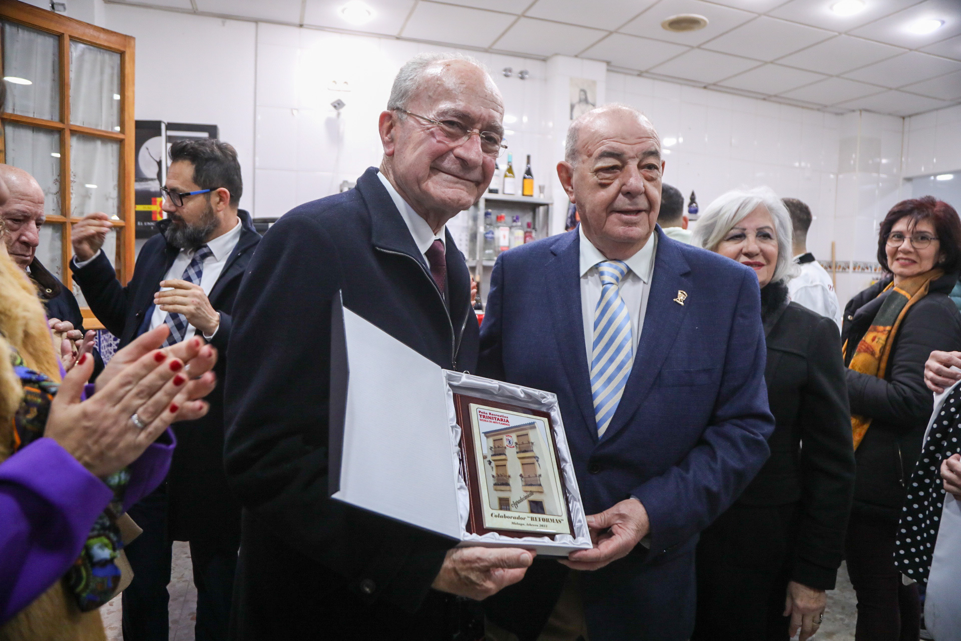 VISITA DEL ALCALDE A LA PEÑA TRINITARIA DE LA CIUDAD