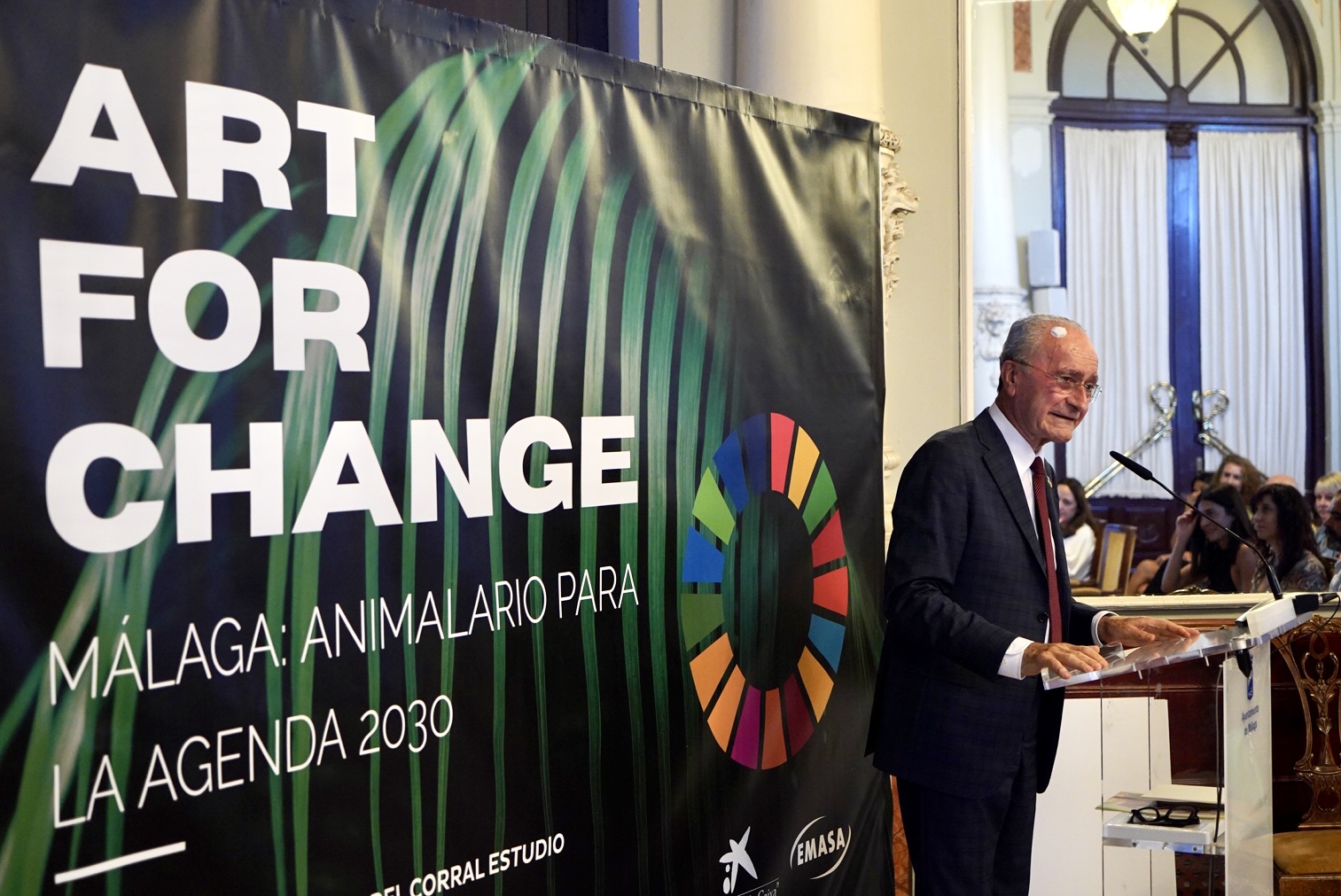 ACTO DE ENTREGA DE LOS FONDOS DEL PROYECTO ÁRT FOR CHANGE MÁLAGA: ANIMALARIO PARA LA AGENDA 2023"