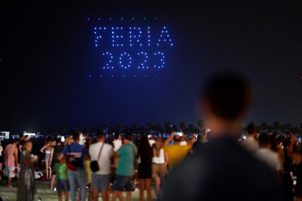 LOS FUEGOS ARTIFICIALES Y EL ESPECTÁCULO DE DRONES DAN LA BIENVENIDA A LA FERIA DE MÁLAGA 2023