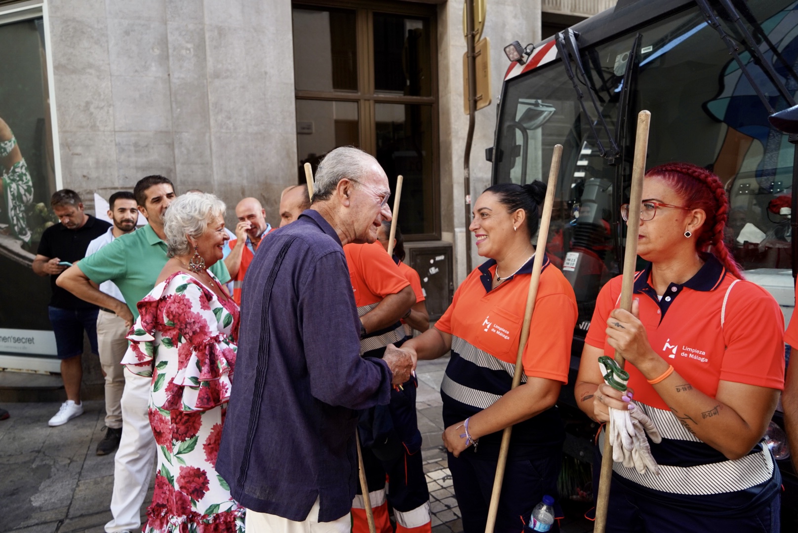 ENCUENTRO CON TRABAJADORES Y TRABAJADORAS DE LIMASAM EN CALLE LARIOS