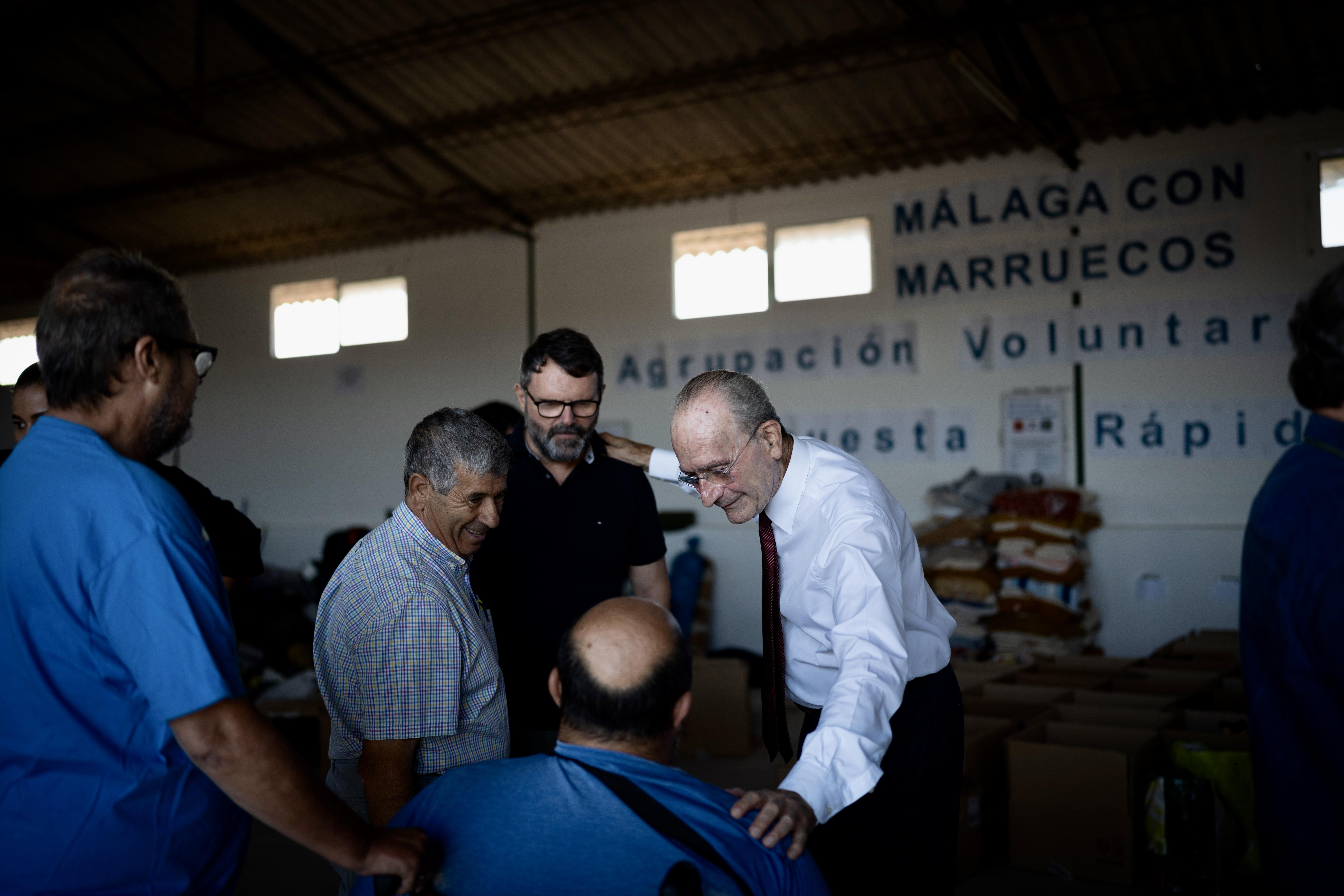 VISITA A LA NAVE DE RECOGIDA Y ALMACENAMIENTO DE MATERIAL DE AYUDA A MARRUECOS