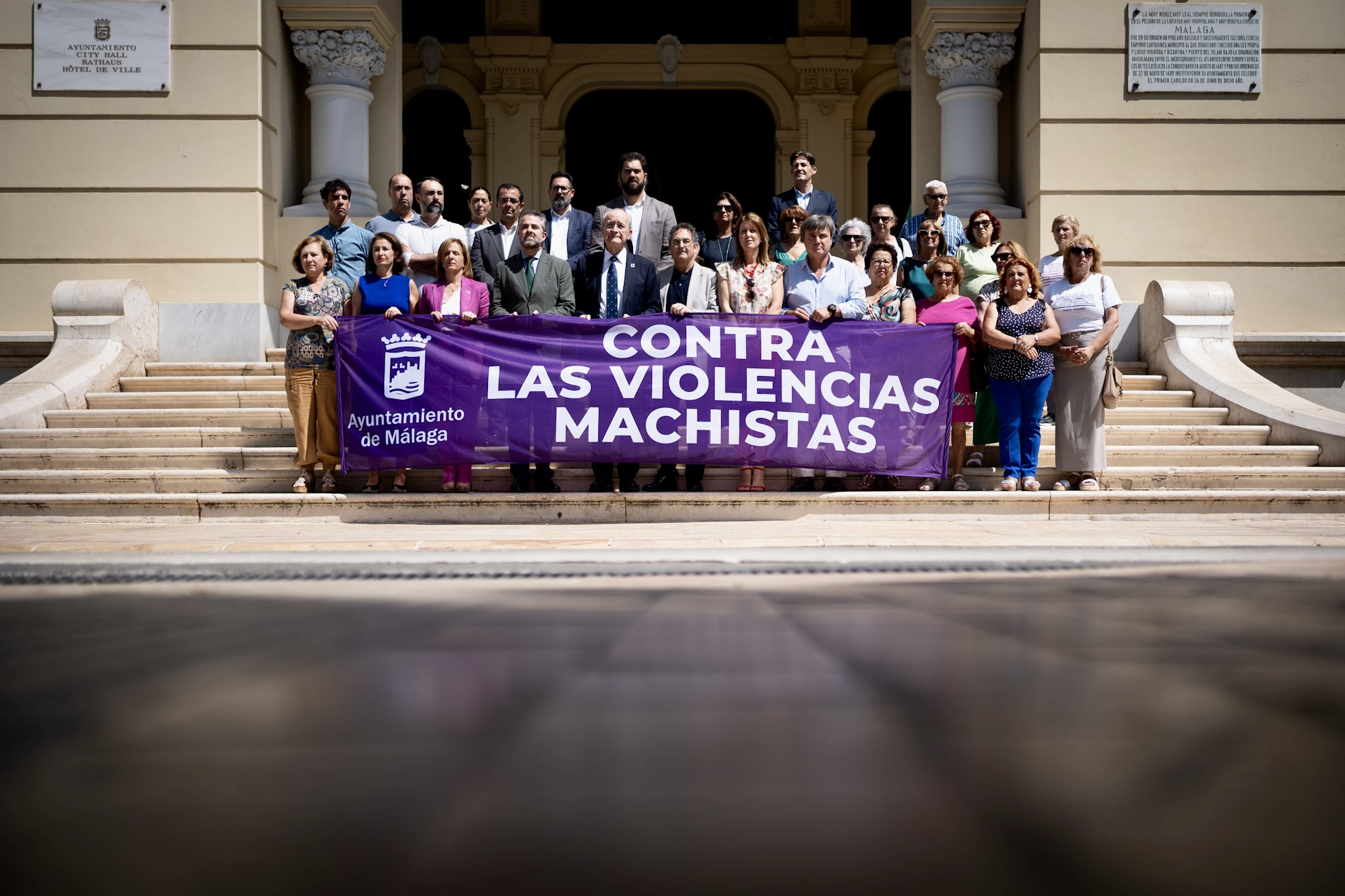 MINUTO DE SILENCIO POR LA ÚLTIMA VÍCTIMA DE LA VIOLENCIA MACHISTA