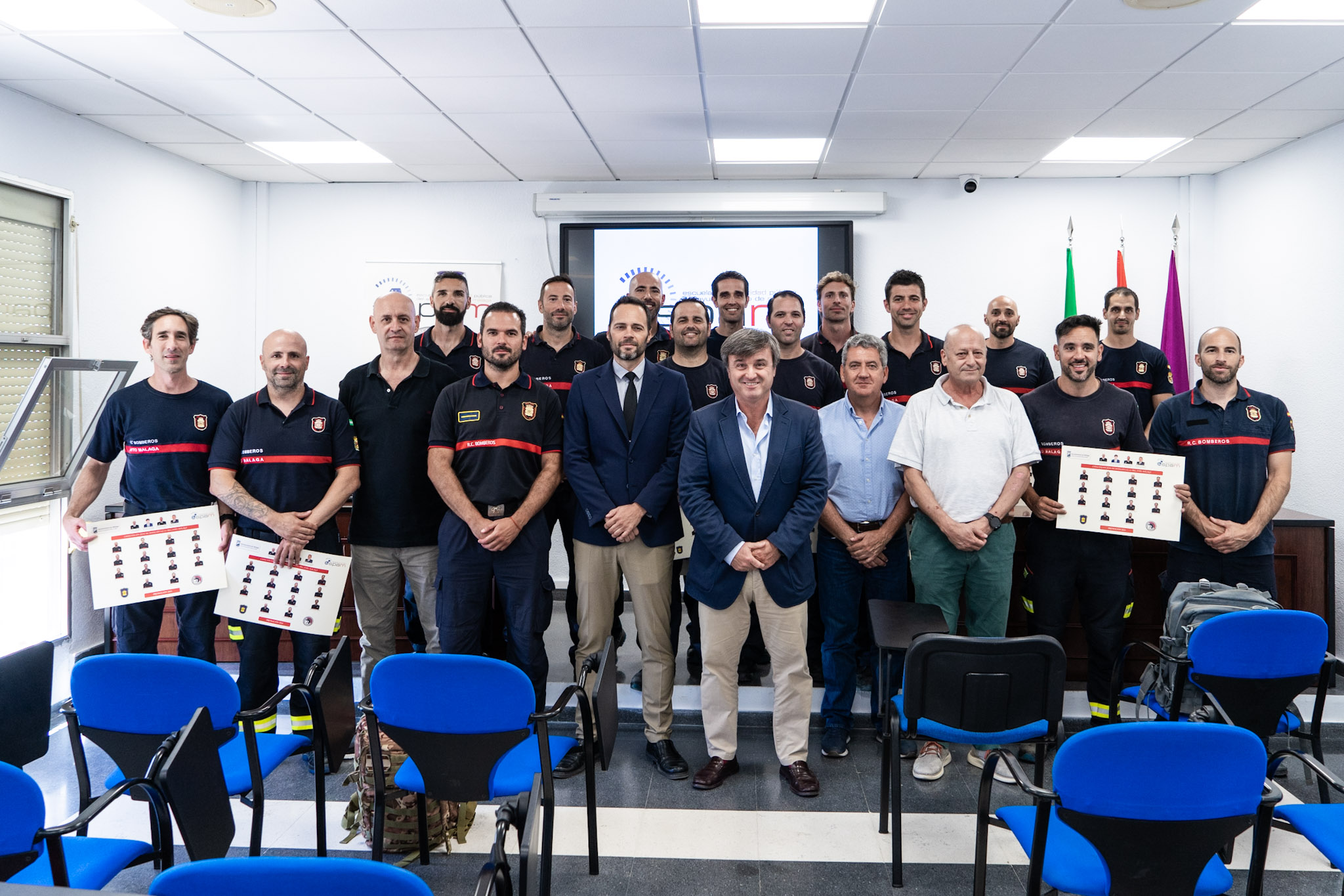 FINALIZACIÓN DEL CURSO DE 14 NUEVOS JEFES DE DOTACIÓN DEL REAL CUERPO DE BOMBEROS