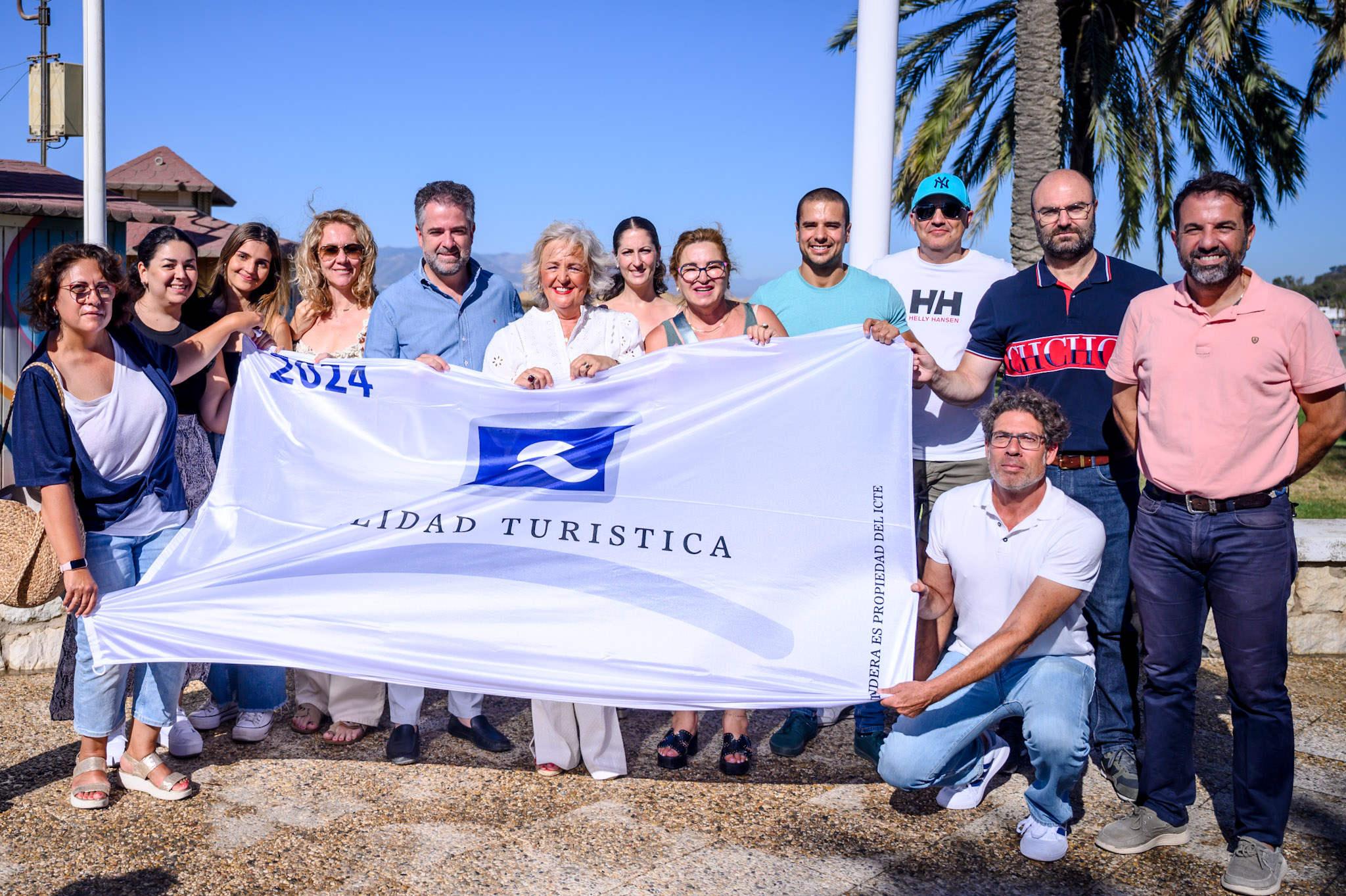 El Ayuntamiento de Málaga informa: Desde hoy ondean las 7 Banderas Azules de 2024 en las playas de
Málaga que suman también una mención especial al servicio de socorrismo
