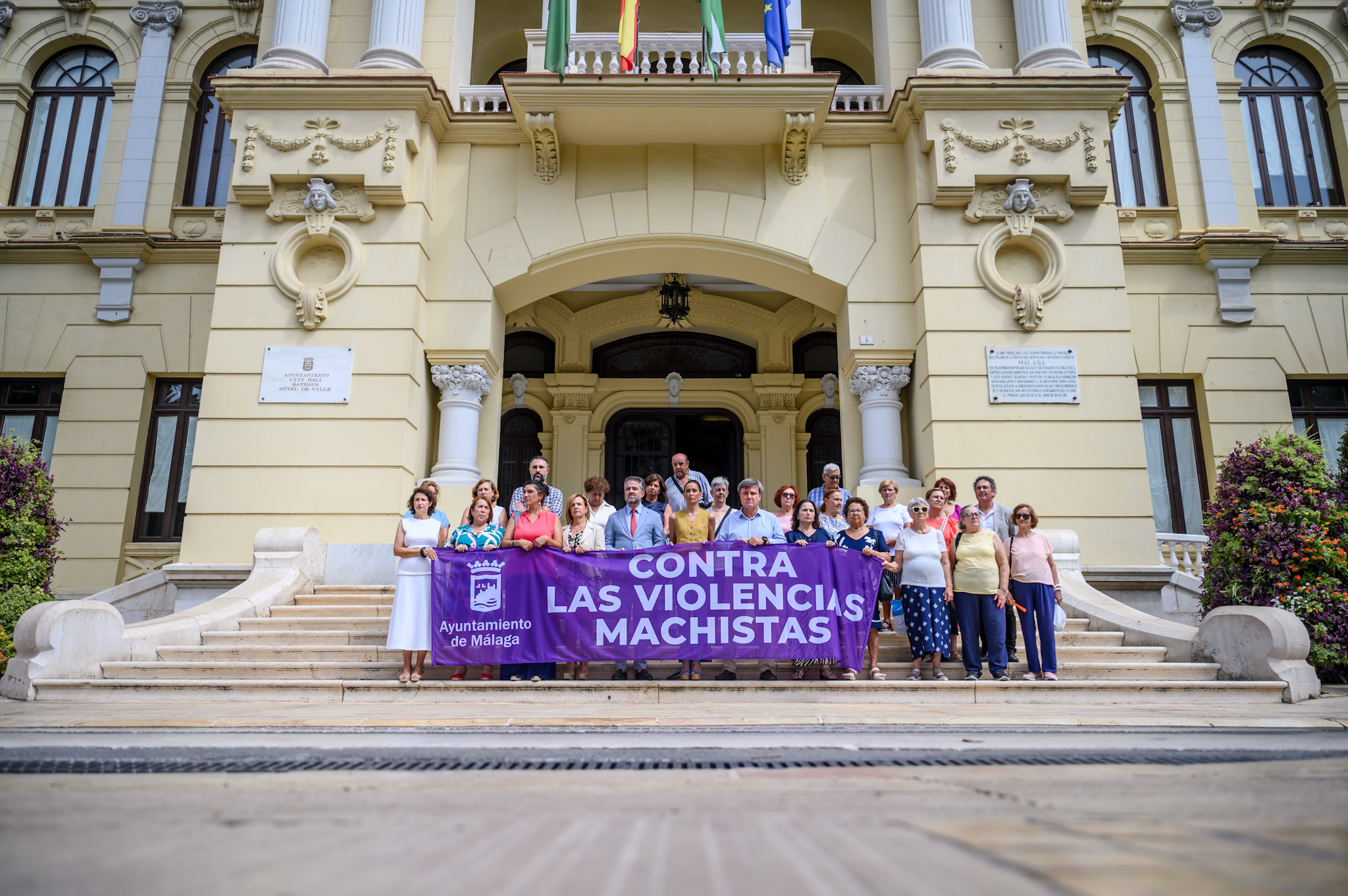 Cinco minutos de silencio por las últimas víctimas de la violencia machista