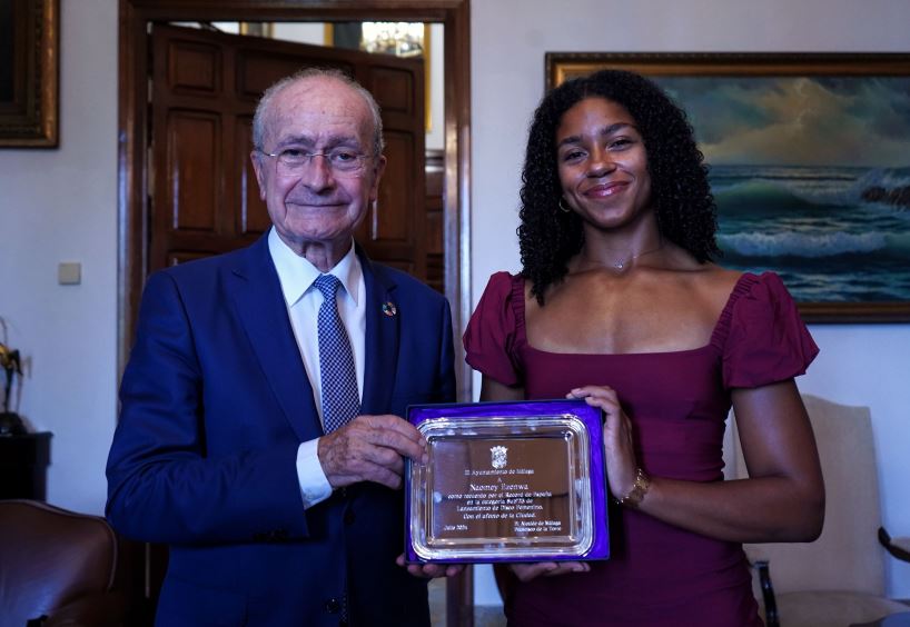 Encuentro con la atleta Nneka Naomey Enzenwa, récord de Andalucía en lanzamiento de disco sub 23