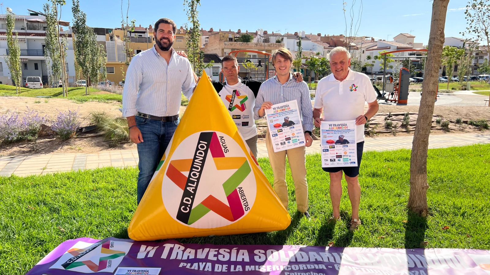 La playa de la Misericordia acoge este domingo la VI Travesía Aliquindoi con más de 300 ...