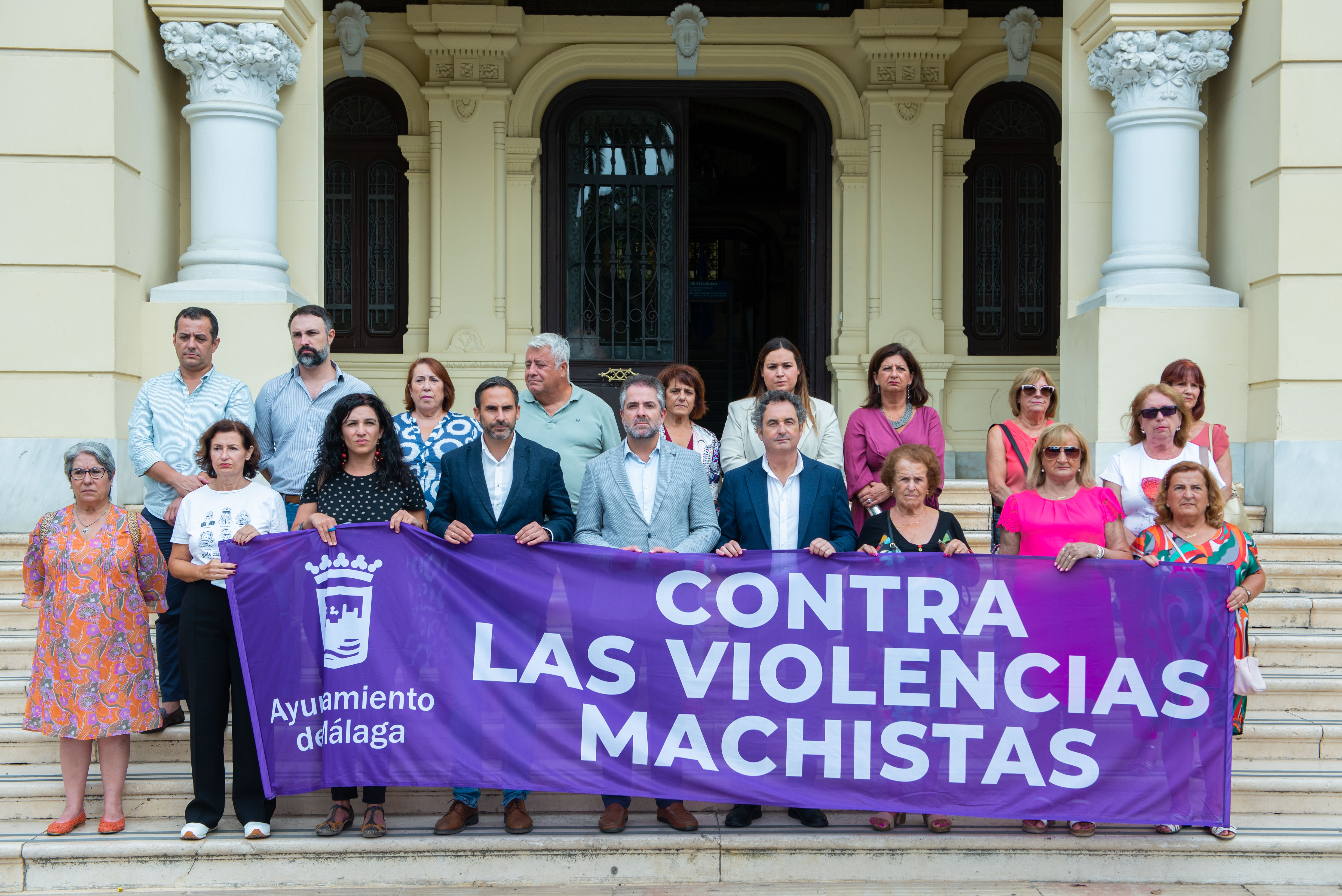 Minuto de silencio por la violencia machista