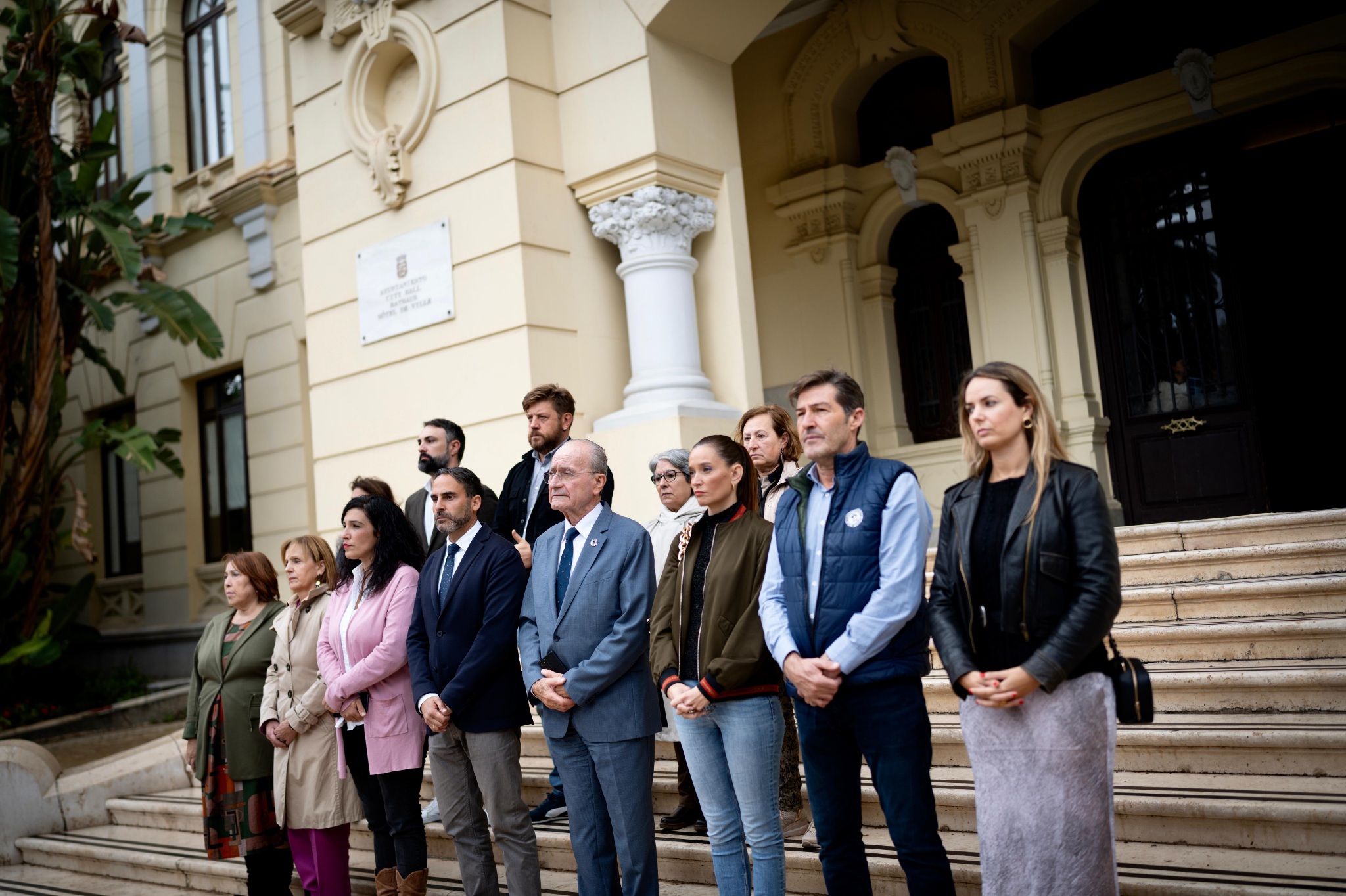 La Corporación mantiene un minuto de silencio en memoria de las personas fallecidas y afectadas ...