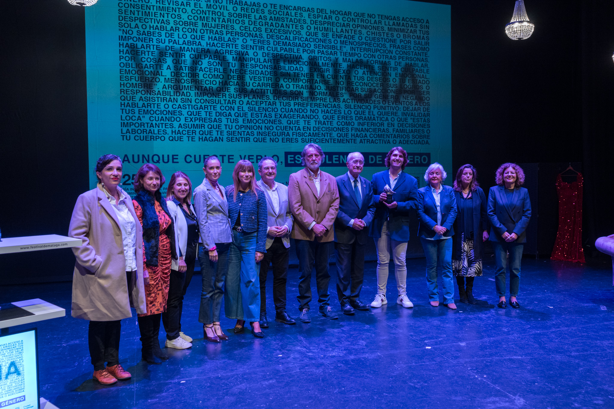 El Ayuntamiento celebra la gala conmemorativa del 25N