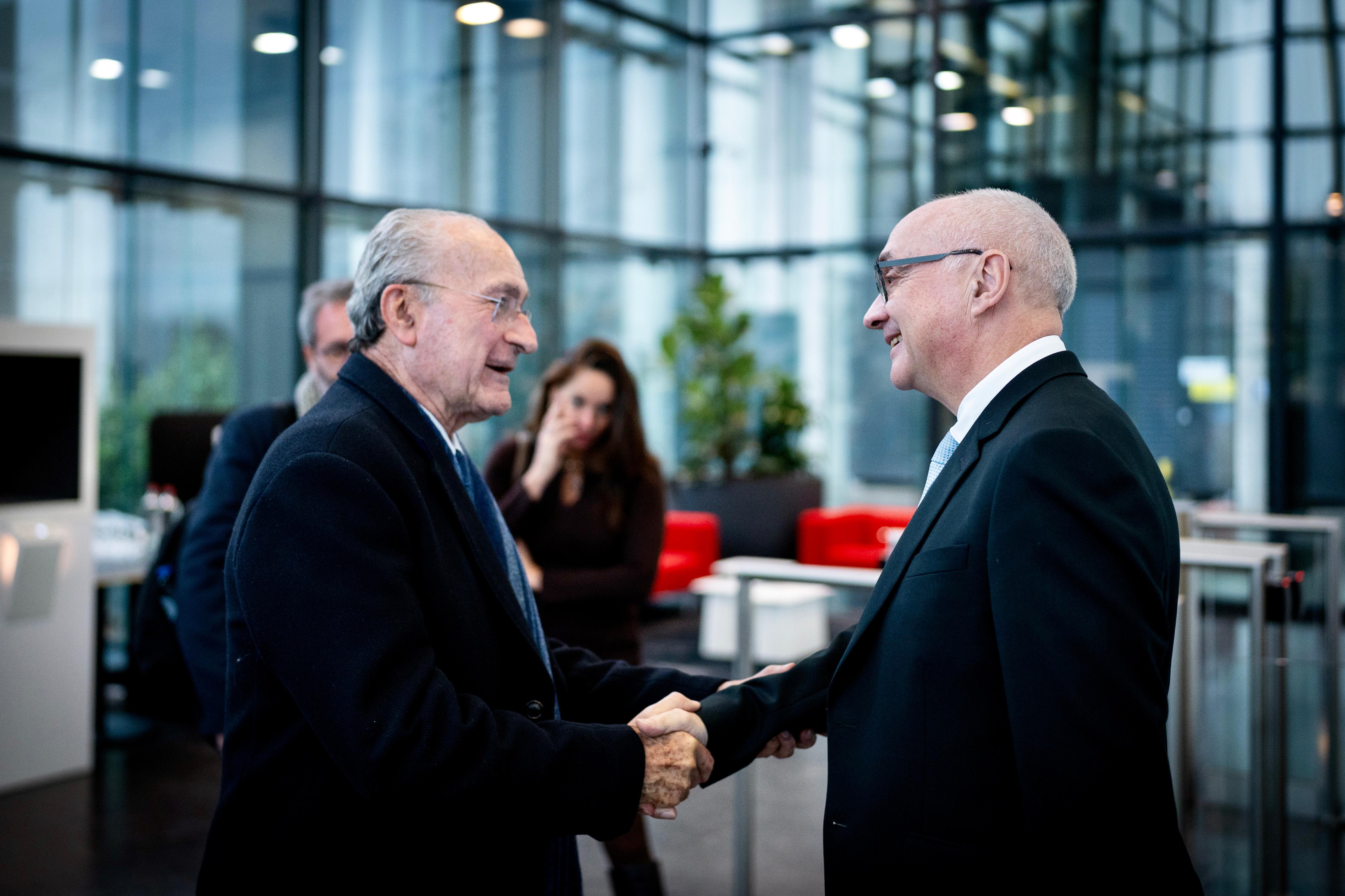 Visita del alcalde de Málaga a la sede del Imec en Lovaina