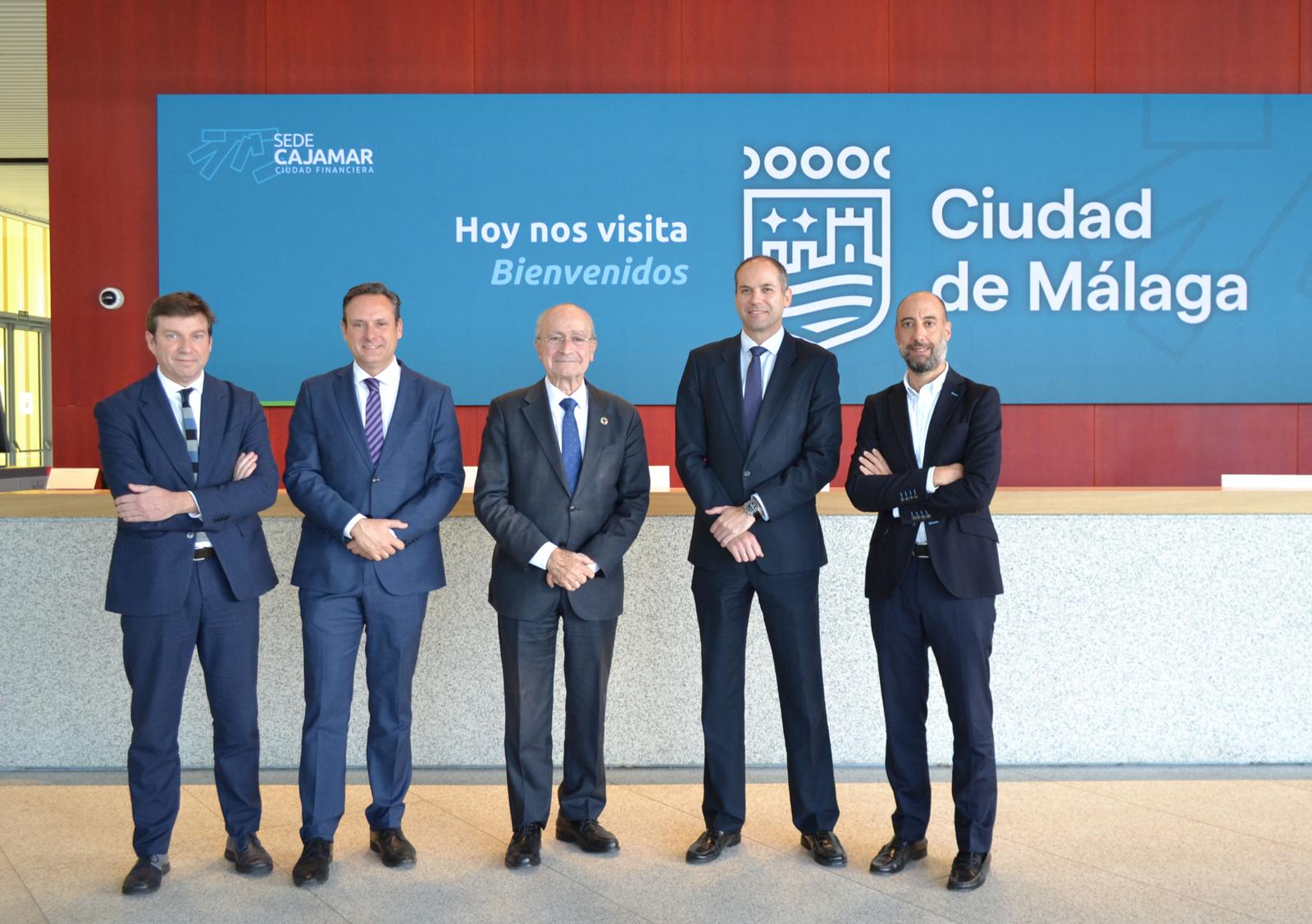 Visita del Alcalde de Málaga a la nueva sede financiera de Cajamar y la sede corporativa de
 ...