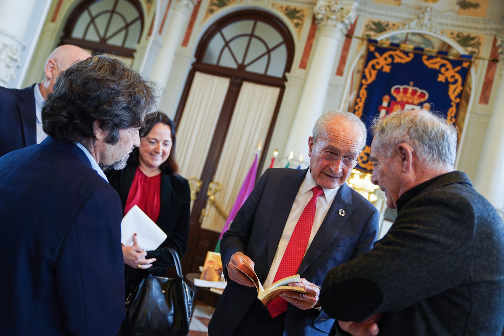 El Ayuntamiento acoge la presentación de ‘Flaubert a la carta’ de Antonio Álvarez, obra ...